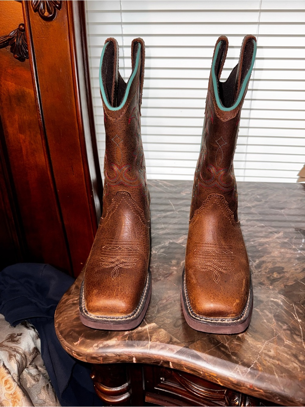 Women’s justin Brown Leather Boots